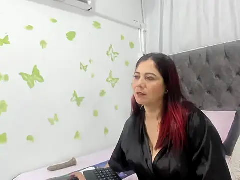 Snapshot of Ailen_souza chatting on 02-20-26, 06:41 Ailen souza online show from 02-20-26, 06:41