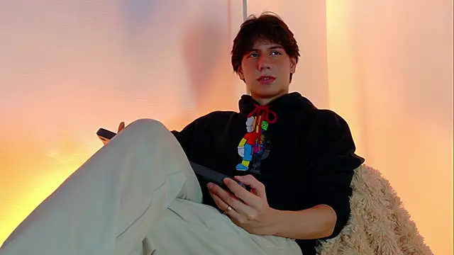 lui x dust online show from 03-10-26, 04:28