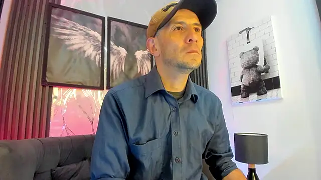 Snapshot of Milanwhite_ chatting on 02-24-26, 11:30 Milanwhite online show from 02-24-26, 11:30