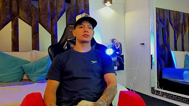 Snapshot of TonyPetrovjs chatting on 03-19-26, 04:38 TonyPetrovjs online show from 03-19-26, 04:38