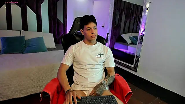 Snapshot of TonyPetrovjs chatting on 03-23-26, 05:17 TonyPetrovjs online show from 03-23-26, 05:17