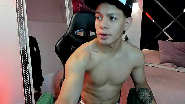 Snapshot of TonyPetrovjs chatting on 04-05-26, 03:26 TonyPetrovjs online show from 04-05-26, 03:26