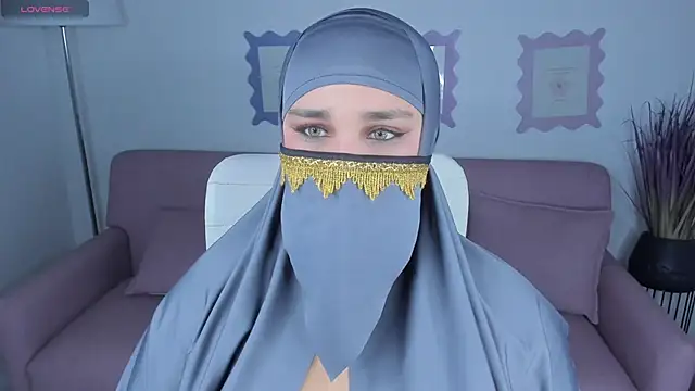 Snapshot of Samira_Zayd chatting on 02-24-26, 04:10 Samira Zayd online show from 02-24-26, 04:10