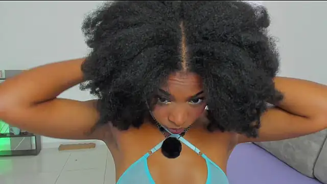 Snapshot of amatiisturr chatting on 03-10-26, 05:40 amatiisturr online show from 03-10-26, 05:40