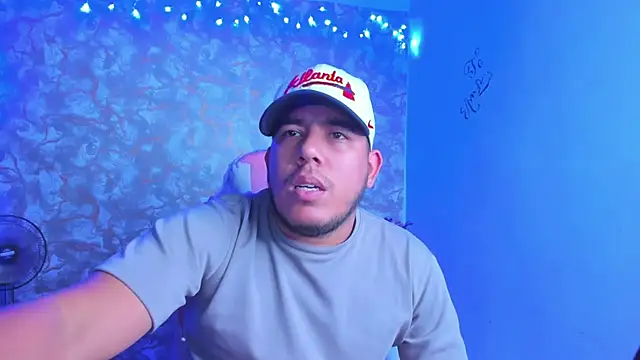 Snapshot of edgarsexxx chatting on 02-25-26, 04:44 edgarsexxx online show from 02-25-26, 04:44