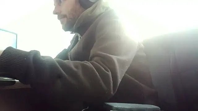 Snapshot of truble78 chatting on 02-25-26, 08:02 truble78 online show from 02-25-26, 08:02