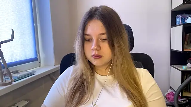 Snapshot of TomikoPfau chatting on 02-27-26, 07:41 TomikoPfau online show from 02-27-26, 07:41