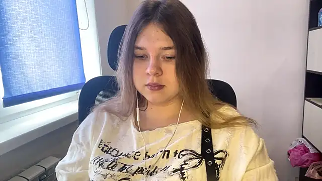 TomikoPfau online show from 04-02-26, 07:39