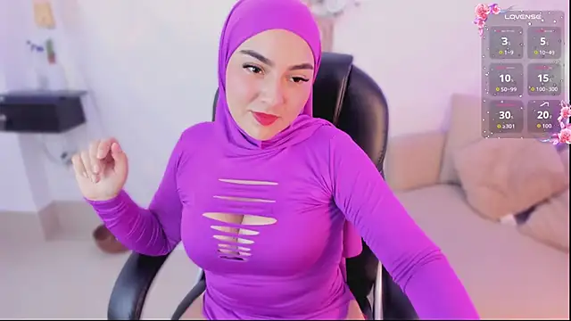 Snapshot of Malika_Noor chatting on 03-03-26, 02:56 Malika Noor online show from 03-03-26, 02:56