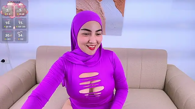 Snapshot of Malika_Noor chatting on 03-15-26, 11:44 Malika Noor online show from 03-15-26, 11:44