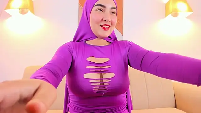 Snapshot of Malika_Noor chatting on 04-14-26, 03:07 Malika Noor online show from 04-14-26, 03:07