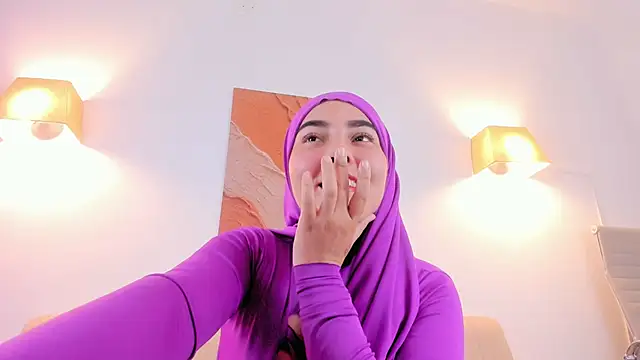 Snapshot of Malika_Noor chatting on 04-15-26, 07:58 Malika Noor online show from 04-15-26, 07:58