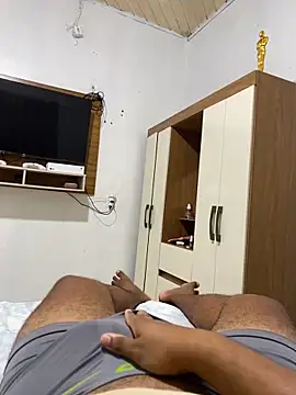 Snapshot of Moreira554_ chatting on 02-27-26, 06:52 Moreira554 online show from 02-27-26, 06:52