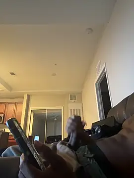 Snapshot of kiddzz chatting on 12-19-25, 01:45 kiddzz online show from 12-19-25, 01:45