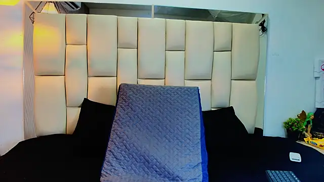 Snapshot of Lana_Sliim chatting on 03-24-26, 12:21 Lana Sliim online show from 03-24-26, 12:21