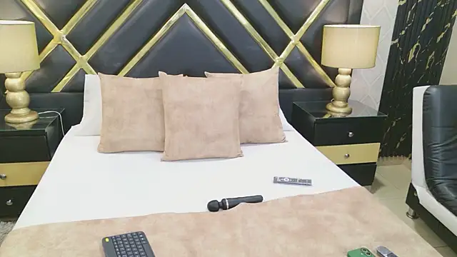 AmberHundson online show from 02-21-26, 07:26