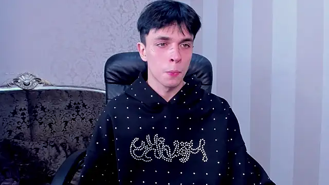 Snapshot of ClarkBev chatting on 02-21-26, 01:39 ClarkBev online show from 02-21-26, 01:39