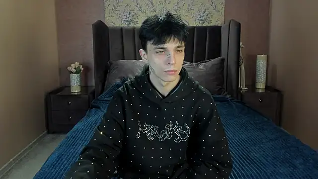 Snapshot of ClarkBev chatting on 02-27-26, 08:20 ClarkBev online show from 02-27-26, 08:20