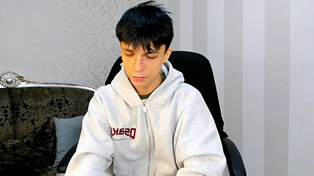 Snapshot of ClarkBev chatting on 03-03-26, 06:19 ClarkBev online show from 03-03-26, 06:19