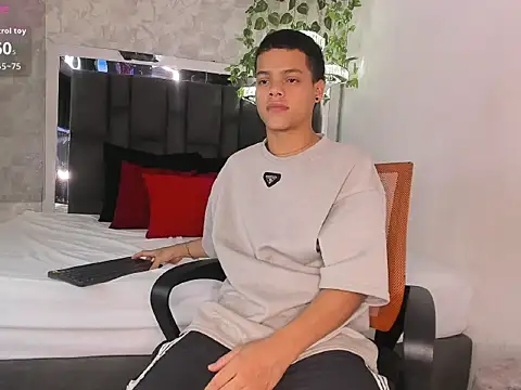 Snapshot of PATRIICKMILLER chatting on 02-27-26, 03:45 PATRIICKMILLER online show from 02-27-26, 03:45