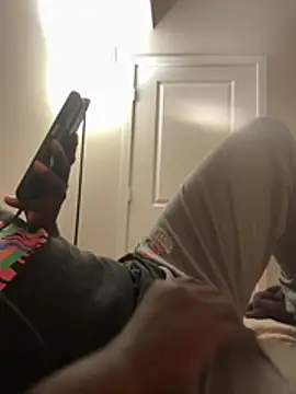 Snapshot of makeherfeelg chatting on 02-22-26, 04:24 makeherfeelg online show from 02-22-26, 04:24