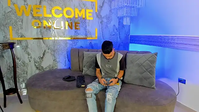 Emmastee online show from 03-03-26, 03:51