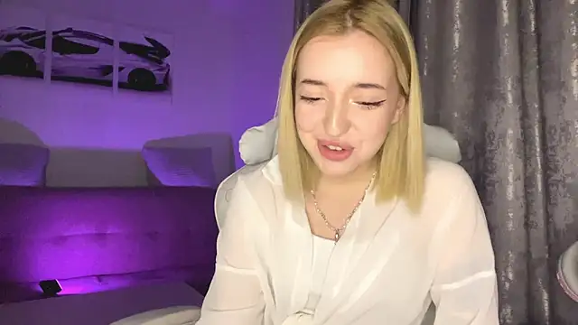 Snapshot of EllianaMiller chatting on 02-28-26, 04:19 EllianaMiller online show from 02-28-26, 04:19