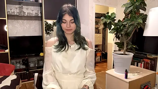 Snapshot of Emmibrilson chatting on 02-20-26, 02:17 Emmibrilson online show from 02-20-26, 02:17