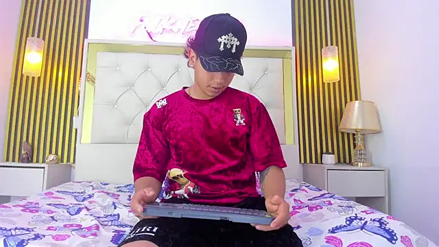 Axel Monroe online show from 02-20-26, 06:19