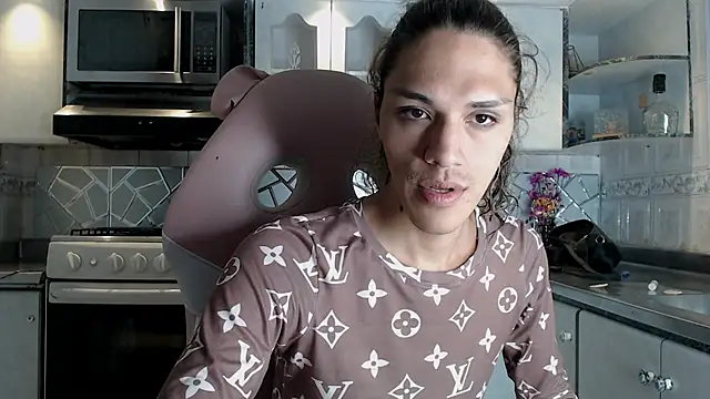 CrisOzzz online show from 02-25-26, 08:40