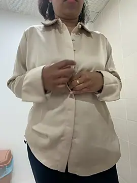 Snapshot of sessy_grl chatting on 02-22-26, 06:46 sessy grl online show from 02-22-26, 06:46