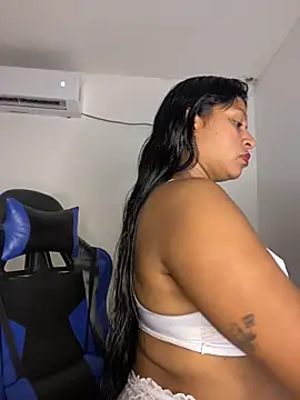 Snapshot of Kittyoficiall chatting on 02-26-26, 06:29 Kittyoficiall online show from 02-26-26, 06:29