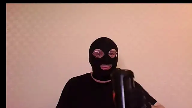 Snapshot of minotaur666 chatting on 04-04-26, 09:12 minotaur666 online show from 04-04-26, 09:12