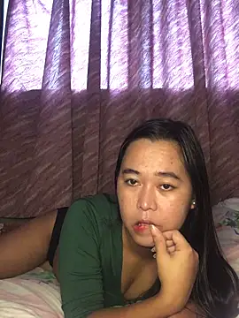 Snapshot of Tairakim chatting on 02-23-26, 02:42 Tairakim online show from 02-23-26, 02:42