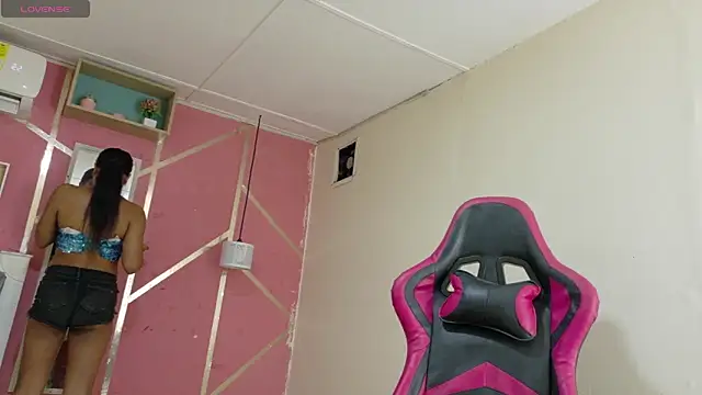 Snapshot of cristal-49 chatting on 02-28-26, 07:26 cristal-49 online show from 02-28-26, 07:26