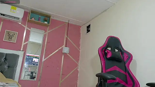 Snapshot of cristal-49 chatting on 03-01-26, 08:55 cristal-49 online show from 03-01-26, 08:55