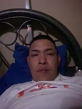 Snapshot of a1caponii chatting on 02-21-26, 04:13 a1caponii online show from 02-21-26, 04:13