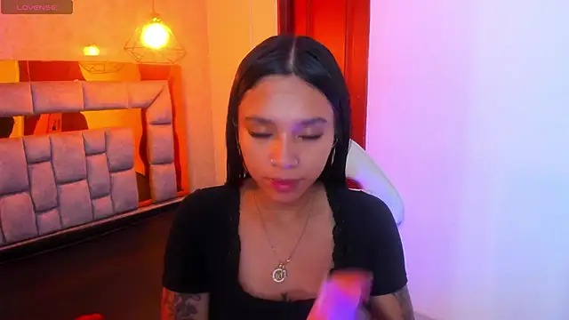 Snapshot of miiaboss_ chatting on 04-01-26, 11:33 miiaboss online show from 04-01-26, 11:33