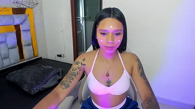 Snapshot of miiaboss_ chatting on 04-11-26, 11:14 miiaboss online show from 04-11-26, 11:14