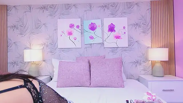 EmmaLeens online show from 03-26-26, 12:00