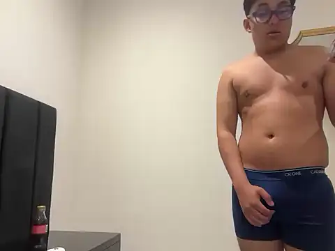 Snapshot of enzo_13 chatting on 03-03-26, 01:34 enzo 13 online show from 03-03-26, 01:34