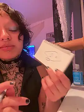 Snapshot of seducedandused chatting on 02-24-26, 02:20 seducedandused online show from 02-24-26, 02:20