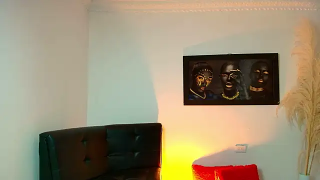 Snapshot of sara_lux1 chatting on 03-10-26, 12:32 sara lux1 online show from 03-10-26, 12:32