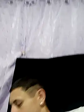 Snapshot of Cristianramos199 chatting on 02-26-26, 02:32 Cristianramos199 online show from 02-26-26, 02:32