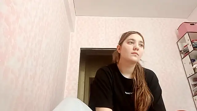 Snapshot of JanineThielman chatting on 04-01-26, 03:40 JanineThielman online show from 04-01-26, 03:40