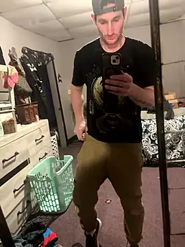 Snapshot of Aarondeweese27 chatting on 02-24-26, 12:08 Aarondeweese27 online show from 02-24-26, 12:08