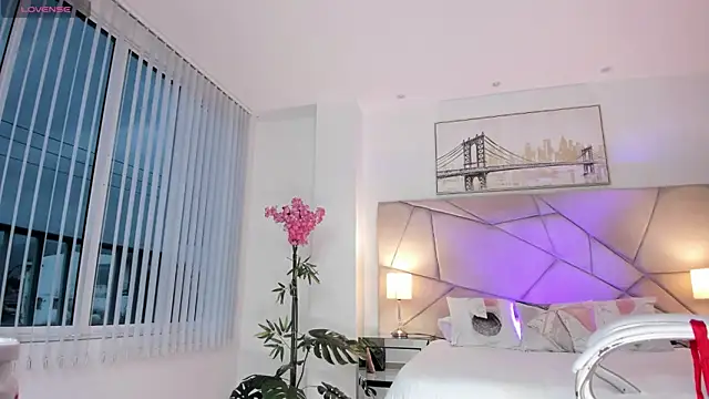 Snapshot of michelle_Delacour chatting on 03-02-26, 09:43 michelle Delacour online show from 03-02-26, 09:43