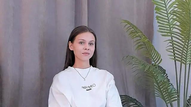 Snapshot of EarthaLevra chatting on 02-24-26, 12:03 EarthaLevra online show from 02-24-26, 12:03