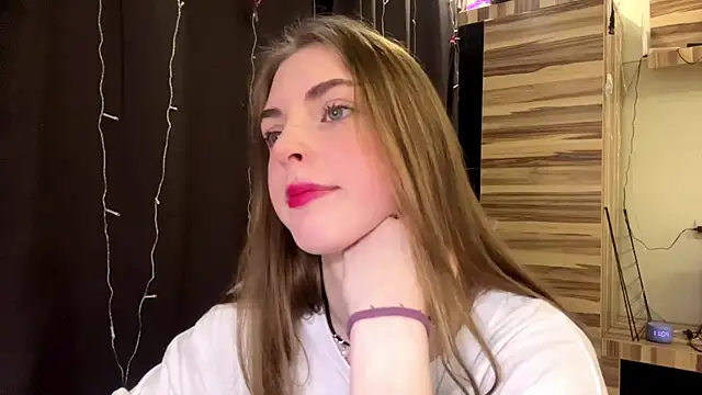 Snapshot of PollyDream chatting on 02-28-26, 08:04 PollyDream online show from 02-28-26, 08:04