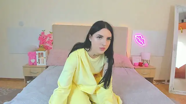 Snapshot of TiffanyHhot chatting on 04-01-26, 12:28 TiffanyHhot online show from 04-01-26, 12:28